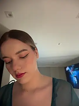 NicoleCut online show from May 2026 09:17:02 AM