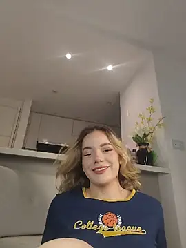 NicoleCut online show from May 2026 09:04:01 AM