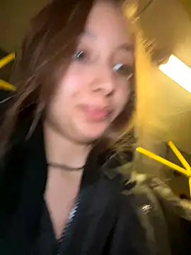 Snapshot of VelvetVixenI chatting on November 2025 04:27:01 PM VelvetVixenI online show from November 2025 04:27:01 PM