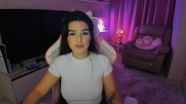 AlluringAriel online show from September 2025 07:26:01 PM