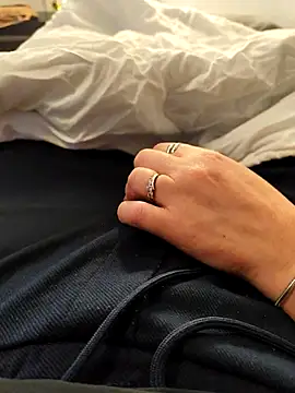 Snapshot of ariel-rick chatting on December 2025 10:28:02 PM ariel-rick online show from December 2025 10:28:02 PM