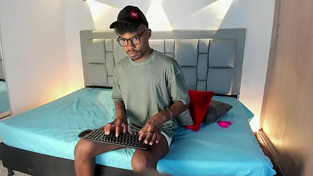 Snapshot of JEFFREY_COTTOM chatting on January 2025 07:07:01 PM JEFFREY COTTOM online show from January 2025 07:07:01 PM