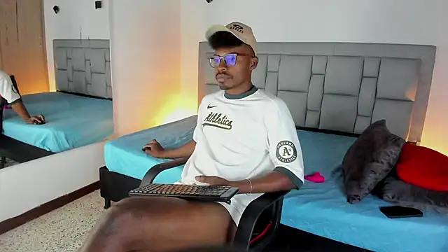 Snapshot of JEFFREY_COTTOM chatting on January 2025 07:07:02 PM JEFFREY COTTOM online show from January 2025 07:07:02 PM