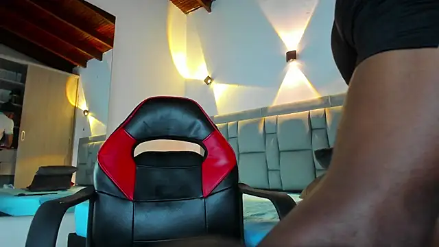 Snapshot of JEFFREY_COTTOM chatting on January 2025 07:03:01 PM JEFFREY COTTOM online show from January 2025 07:03:01 PM