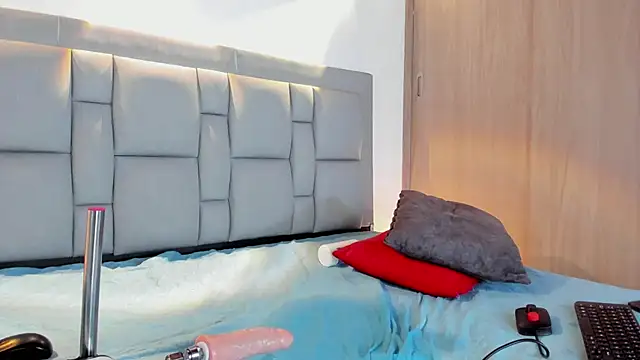 Snapshot of JEFFREY_COTTOM chatting on February 2025 08:56:01 PM JEFFREY COTTOM online show from February 2025 08:56:01 PM