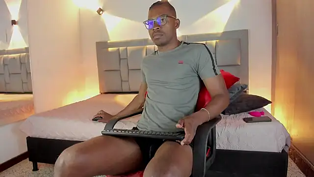 Snapshot of JEFFREY_COTTOM chatting on February 2025 03:31:02 PM JEFFREY COTTOM online show from February 2025 03:31:02 PM