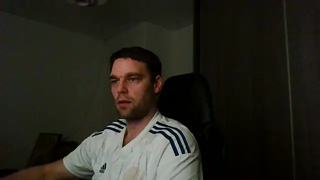 Snapshot of The_big_viking_ chatting on December 2024 08:18:01 PM The big viking online show from December 2024 08:18:01 PM
