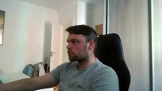 Snapshot of The_big_viking_ chatting on May 2026 12:54:02 PM The big viking online show from May 2026 12:54:02 PM