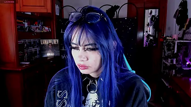 Snapshot of _sakae_ chatting on December 2025 10:10:02 AM sakae online show from December 2025 10:10:02 AM