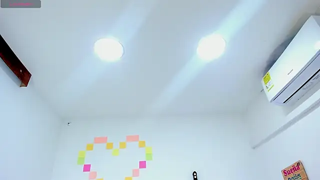 Snapshot of miaa-sofiaa chatting on December 2024 07:09:02 PM miaa-sofiaa online show from December 2024 07:09:02 PM