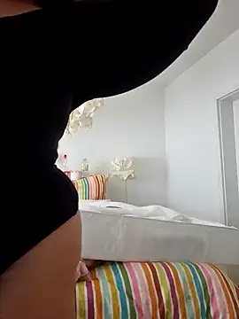 Snapshot of Engel_mia chatting on February 2025 12:48:01 PM Engel mia online show from February 2025 12:48:01 PM