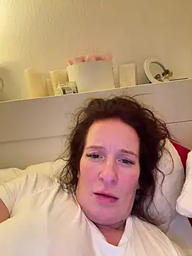 Engel mia online show from May 2026 09:31:02 PM