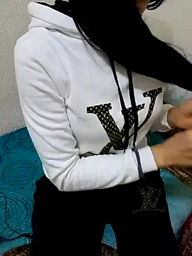 Snapshot of Linda-53 chatting on January 2025 09:26:01 PM Linda-53 online show from January 2025 09:26:01 PM