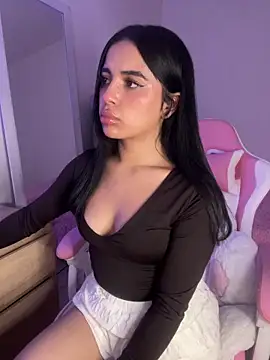 Emily-14 online show from March 2026 06:02:01 AM