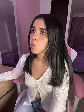 Emily-14 online show from May 2026 06:09:02 AM