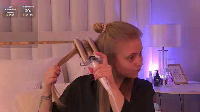 DorisHell online show from September 2025 03:00:01 AM