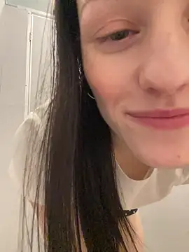 Snapshot of Mia_Mia_M chatting on June 2026 03:40:02 PM Mia Mia M online show from June 2026 03:40:02 PM