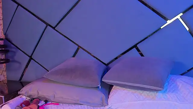 Snapshot of giorgia_13 chatting on January 2025 03:01:01 AM giorgia 13 online show from January 2025 03:01:01 AM