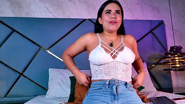 Snapshot of giorgia_13 chatting on September 2025 03:30:02 AM giorgia 13 online show from September 2025 03:30:02 AM