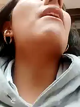 Snapshot of CarlaAlvez chatting on September 2025 02:28:02 PM CarlaAlvez online show from September 2025 02:28:02 PM