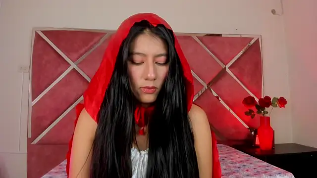 Snapshot of CarlaAlvez chatting on October 2025 10:39:02 PM CarlaAlvez online show from October 2025 10:39:02 PM