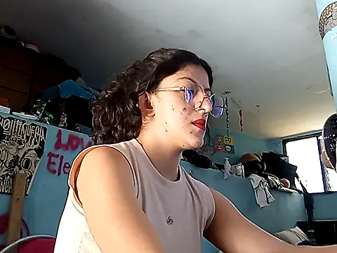 Snapshot of LoveElectra chatting on January 2026 08:57:02 PM LoveElectra online show from January 2026 08:57:02 PM