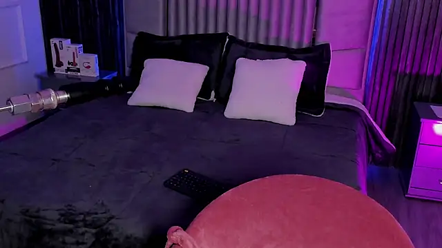 Snapshot of Lillyortiz chatting on December 2024 10:23:02 AM Lillyortiz online show from December 2024 10:23:02 AM