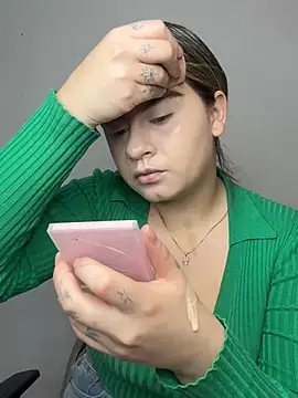 Snapshot of SaraBraun_ chatting on May 2026 05:52:01 PM SaraBraun online show from May 2026 05:52:01 PM
