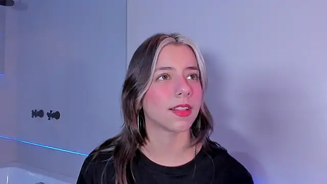 Snapshot of ArtemisaBlake chatting on December 2024 12:10:02 AM ArtemisaBlake online show from December 2024 12:10:02 AM