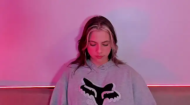 Snapshot of ArtemisaBlake chatting on December 2024 01:04:02 AM ArtemisaBlake online show from December 2024 01:04:02 AM