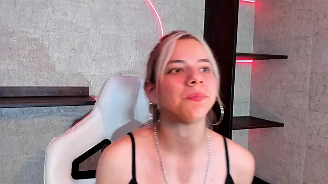 Snapshot of ArtemisaBlake chatting on January 2025 09:12:01 PM ArtemisaBlake online show from January 2025 09:12:01 PM