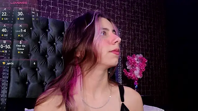 Snapshot of ArtemisaBlake chatting on October 2025 05:14:02 PM ArtemisaBlake online show from October 2025 05:14:02 PM