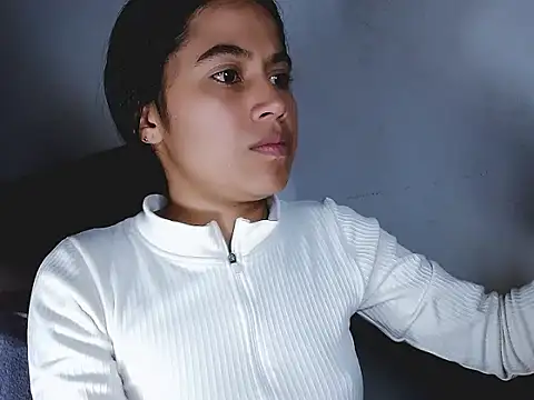 Snapshot of brihanna_lena chatting on April 2026 06:20:01 AM brihanna lena online show from April 2026 06:20:01 AM