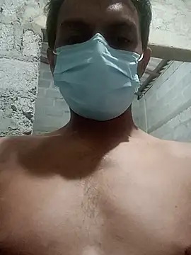 Snapshot of Leaker21 chatting on December 2024 07:21:01 PM Leaker21 online show from December 2024 07:21:01 PM