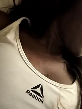 LuckiXCX online show from December 2024 04:17:02 AM