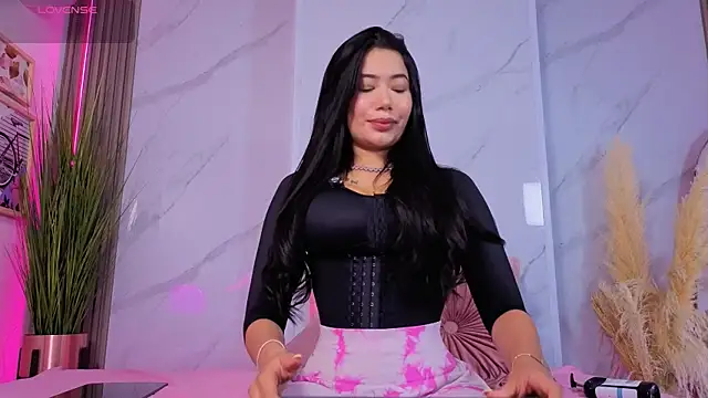 Snapshot of Chlooee__ chatting on October 2025 01:12:02 AM Chlooee online show from October 2025 01:12:02 AM