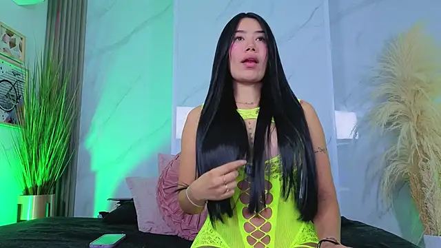 Chlooee   online show from May 2026 02:29:01 AM