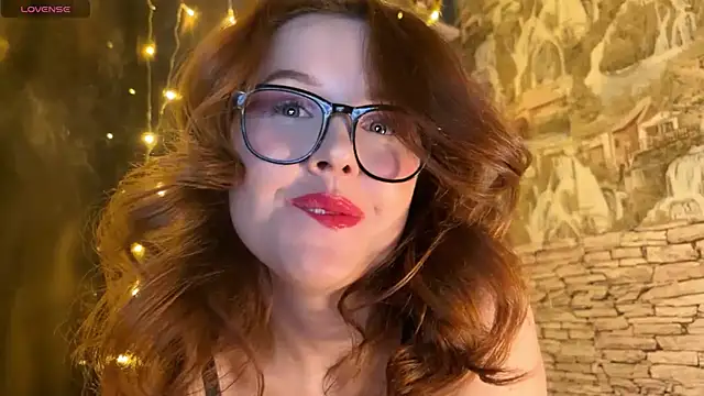 Snapshot of LaurenRossss chatting on February 2025 03:24:01 AM LaurenRossss online show from February 2025 03:24:01 AM