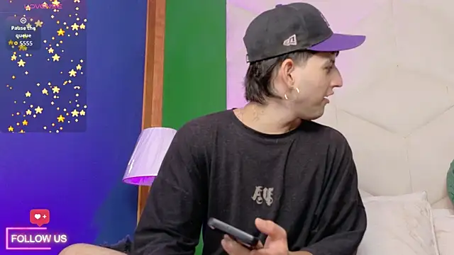 Snapshot of sett_and_gwen chatting on June 2026 04:33:01 AM sett and gwen online show from June 2026 04:33:01 AM