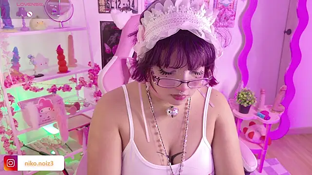 Snapshot of lady_noize chatting on June 2026 10:23:01 PM lady noize online show from June 2026 10:23:01 PM
