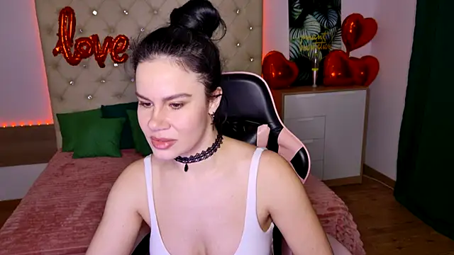 Snapshot of KattieSims chatting on February 2025 09:58:02 AM KattieSims online show from February 2025 09:58:02 AM