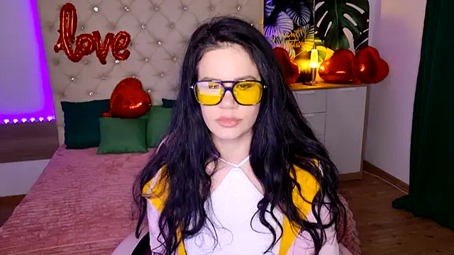 Snapshot of KattieSims chatting on February 2025 07:33:02 PM KattieSims online show from February 2025 07:33:02 PM