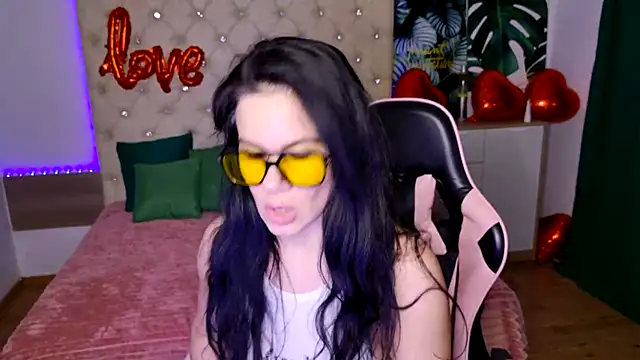 Snapshot of KattieSims chatting on February 2025 02:20:02 AM KattieSims online show from February 2025 02:20:02 AM