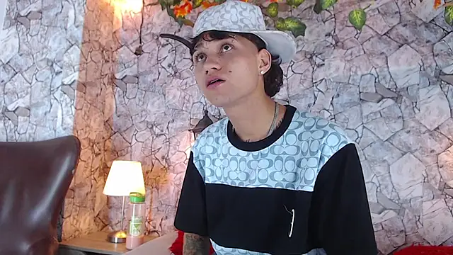 Samuel Hilton online show from December 2024 04:29:02 AM