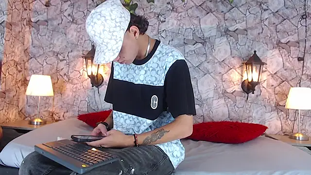 Samuel Hilton online show from December 2024 10:39:02 AM