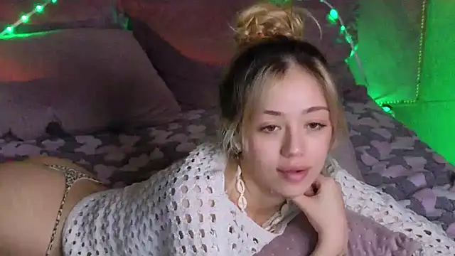 Snapshot of STELLA_RICH chatting on March 2025 12:34:02 AM STELLA RICH online show from March 2025 12:34:02 AM