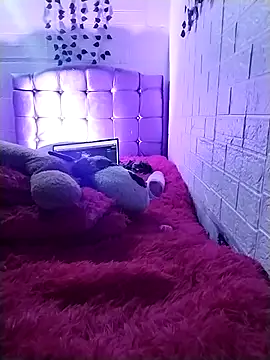 Snapshot of Yaz_Moon chatting on December 2025 01:35:02 AM Yaz Moon online show from December 2025 01:35:02 AM