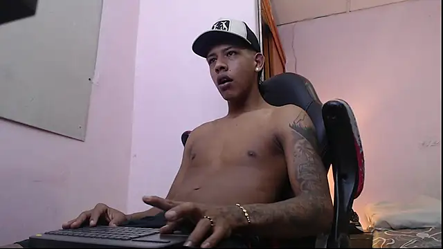 Snapshot of mr_stiven_ chatting on January 2025 12:28:02 AM mr stiven online show from January 2025 12:28:02 AM