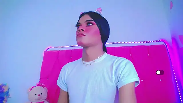 Theylor Rouse online show from March 2025 05:33:02 AM