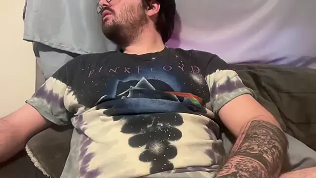 underthesun16 online show from April 2026 04:12:01 PM